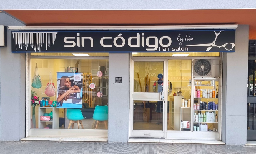 Image 9: Sesión de peluquería con lavado, corte, secado y opción a extras