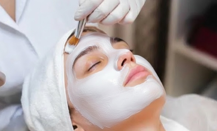 Image 2: Microdermabrasion or Oxygen Therapy, HydraFacial or SQT Organic Facial