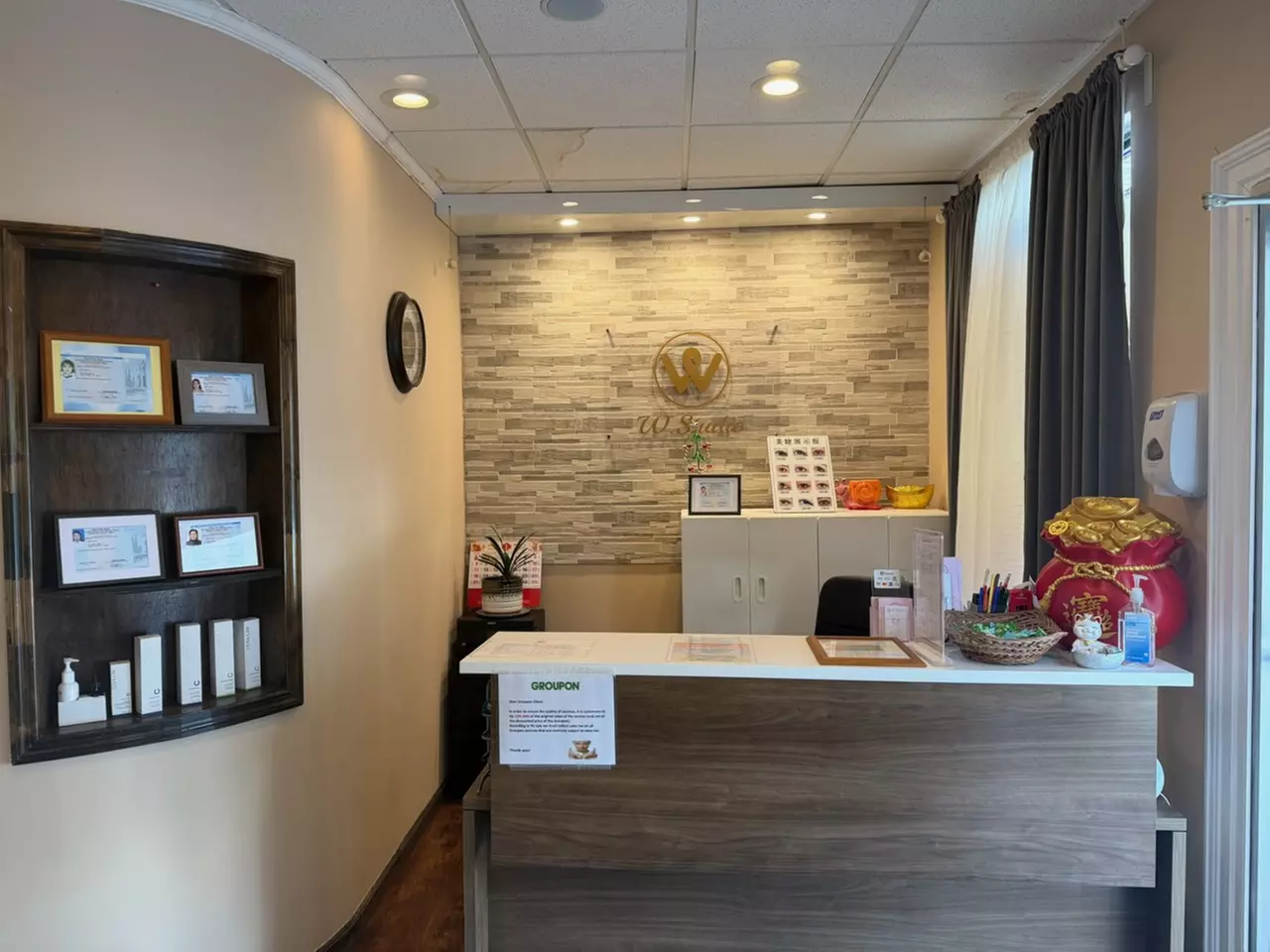 Enhance Your Gaze With Classic To Premium Silk Eyelash Extensions