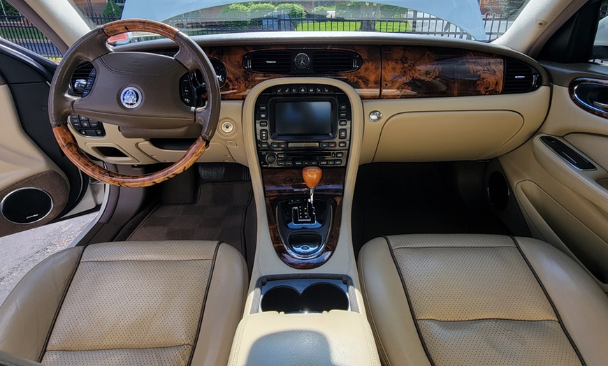 Image 6: 1 Wash & Wax, Silver Exterior Package & More - Small or Large Vehicles