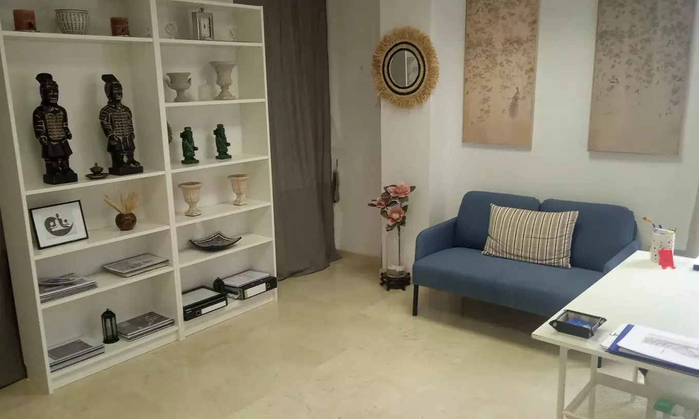 Masaje relajante de 45 o 60 minutos con opción a Kobido, para 1 persona, ahorra hasta un 62% - Second Medium