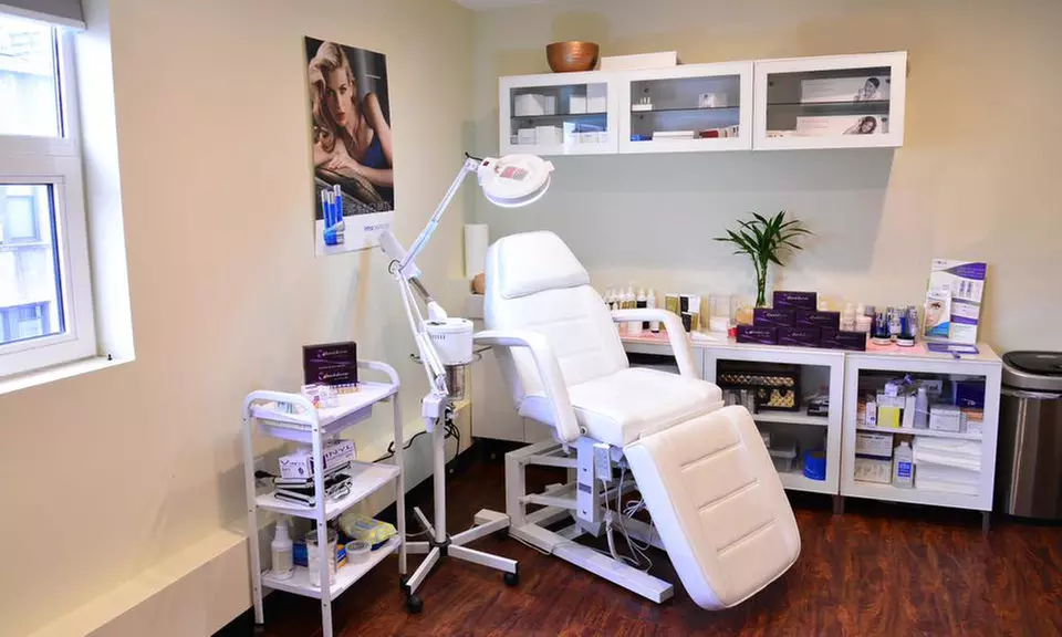 Get a Youthful Look with 20 or 40 Units of  at Thirsty  Bar (Up to 20% Off) - Second Medium