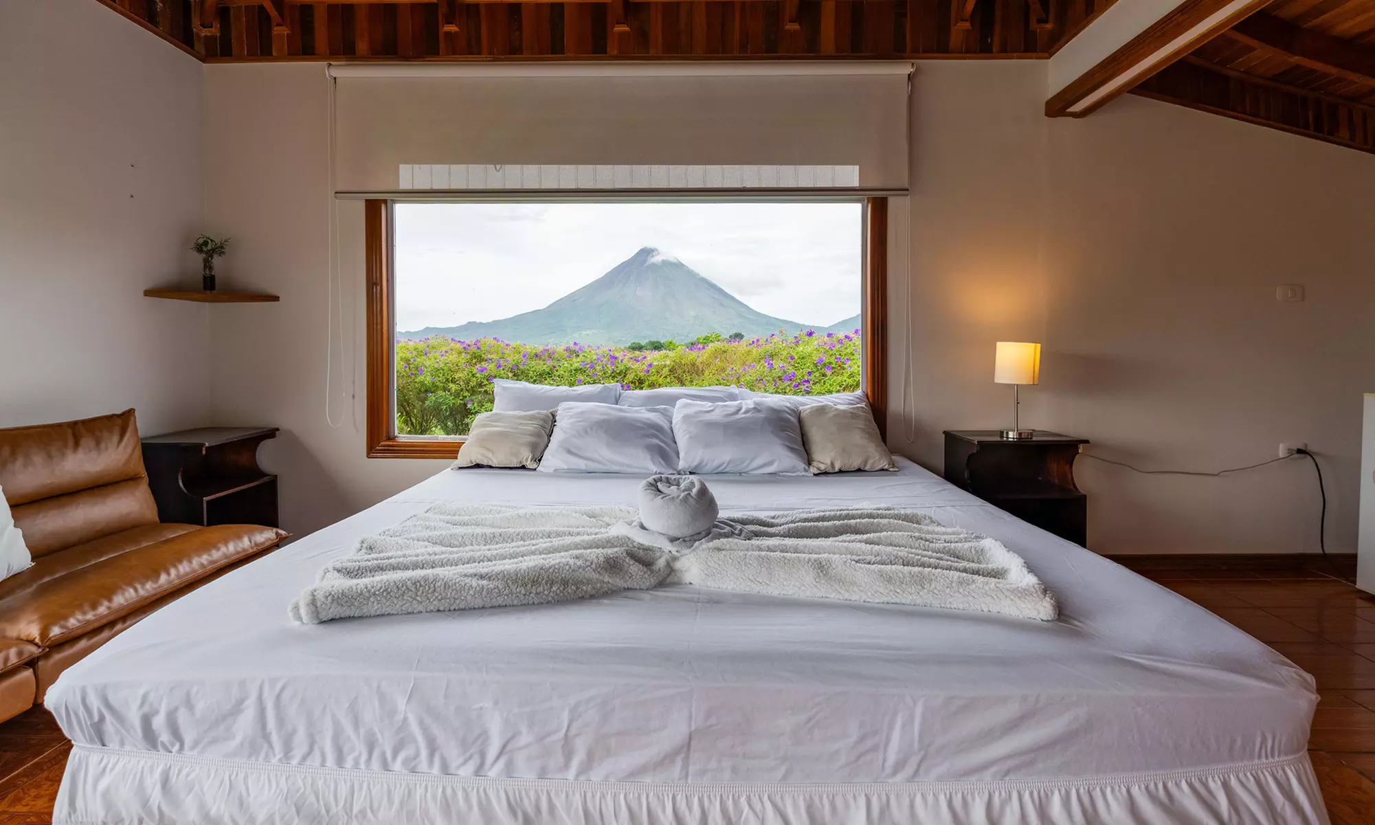 ✈7-Night Costa Rica Volcano & Beach Trip w/Air, Car from Travel by Jen