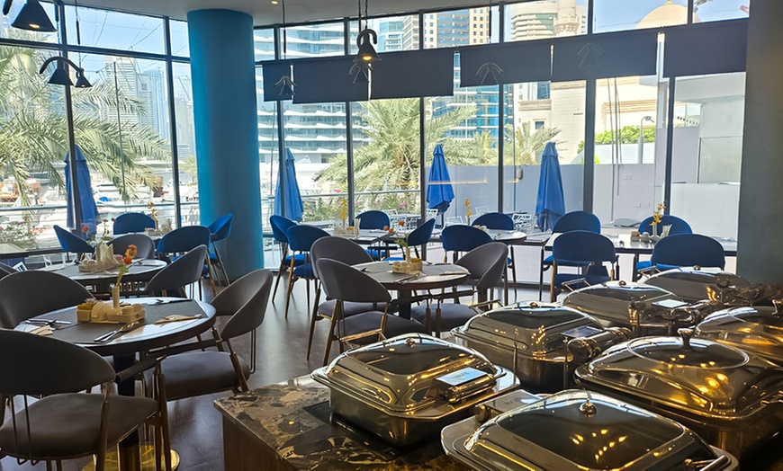 Image 2: 4* Christmas Eve Dinner/Lunch & Beverages for Up to 4 Adults or Child