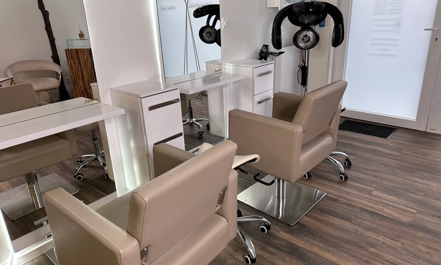 Image 4: Lissage, soin ou coupe : vos cheveux sublimés à Lannoy