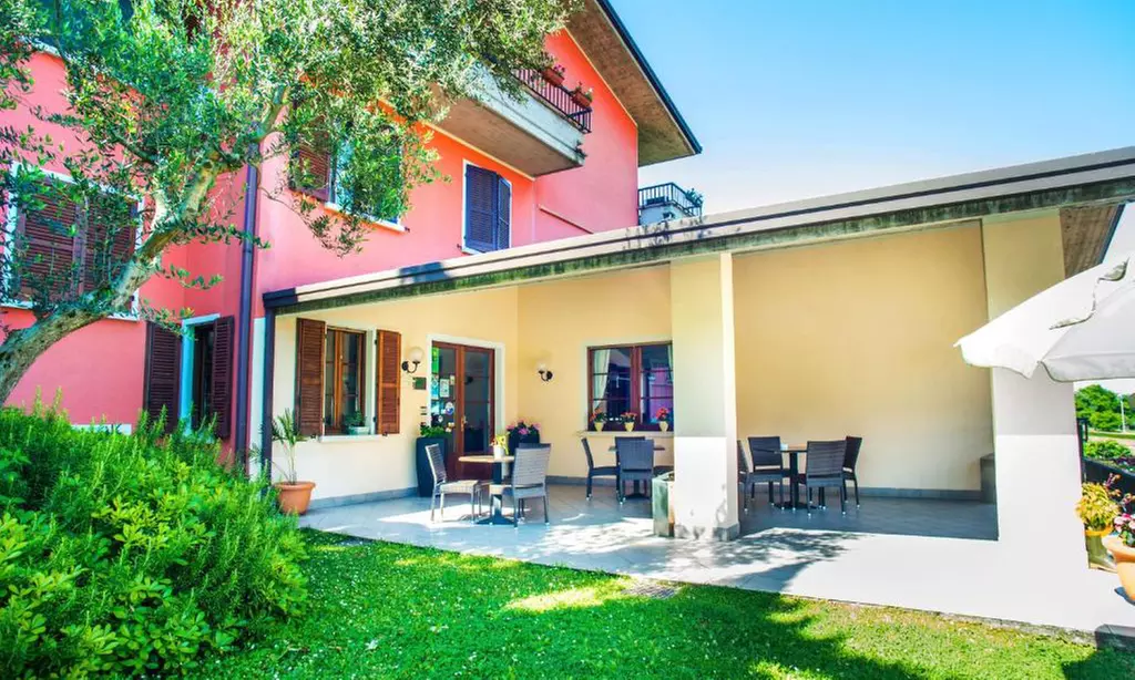 Pozzolengo: camera Economy con mezza pensione per 2 persone