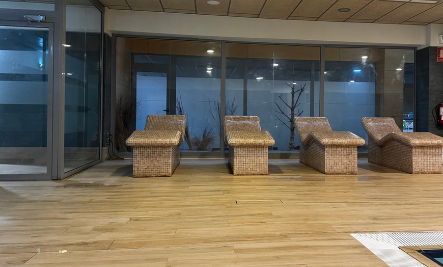 Image 3: Circuito termal para 1 o 2 personas con bañera o ducha vichy a elegir 