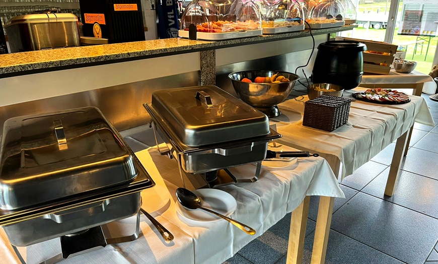 Image 4: All-You-Can-Eat Büfett nach Wahl für 1 bis 4 Personen