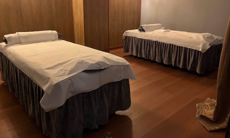 Image 2: 60 or 90-Min Relaxing, Swedish or Deep Tissue Massage + Foot Massage