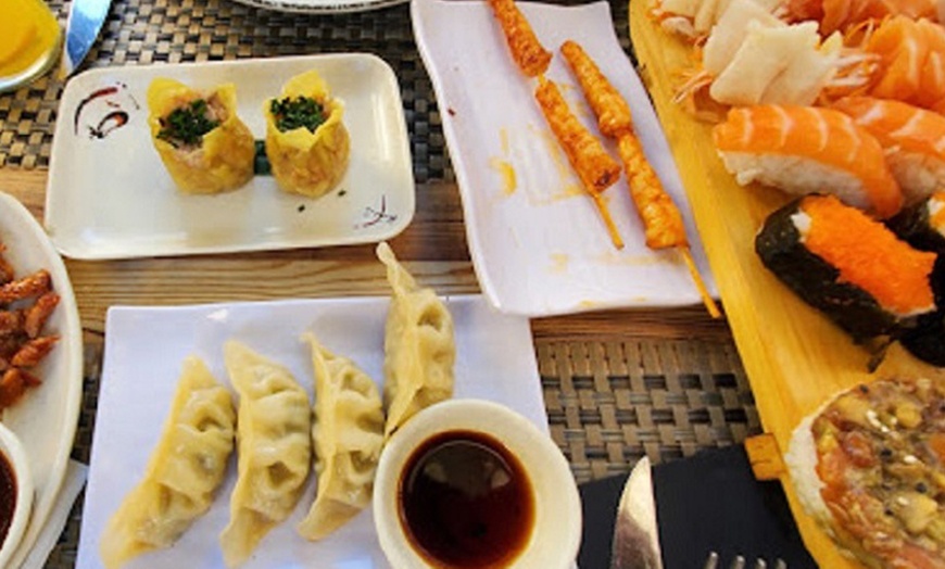 Image 19: Buffet libre de sushi por la noche para dos personas