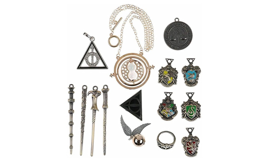 Image 4: Magic Academy Pendant Set
