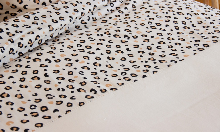 Image 3: Set di biancheria da letto in cotone reversibile con stampe animalier