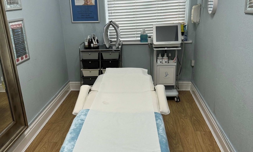 Image 5: Up to 67% Off on Hifu Chin Treatment at Cosmetology Clinic