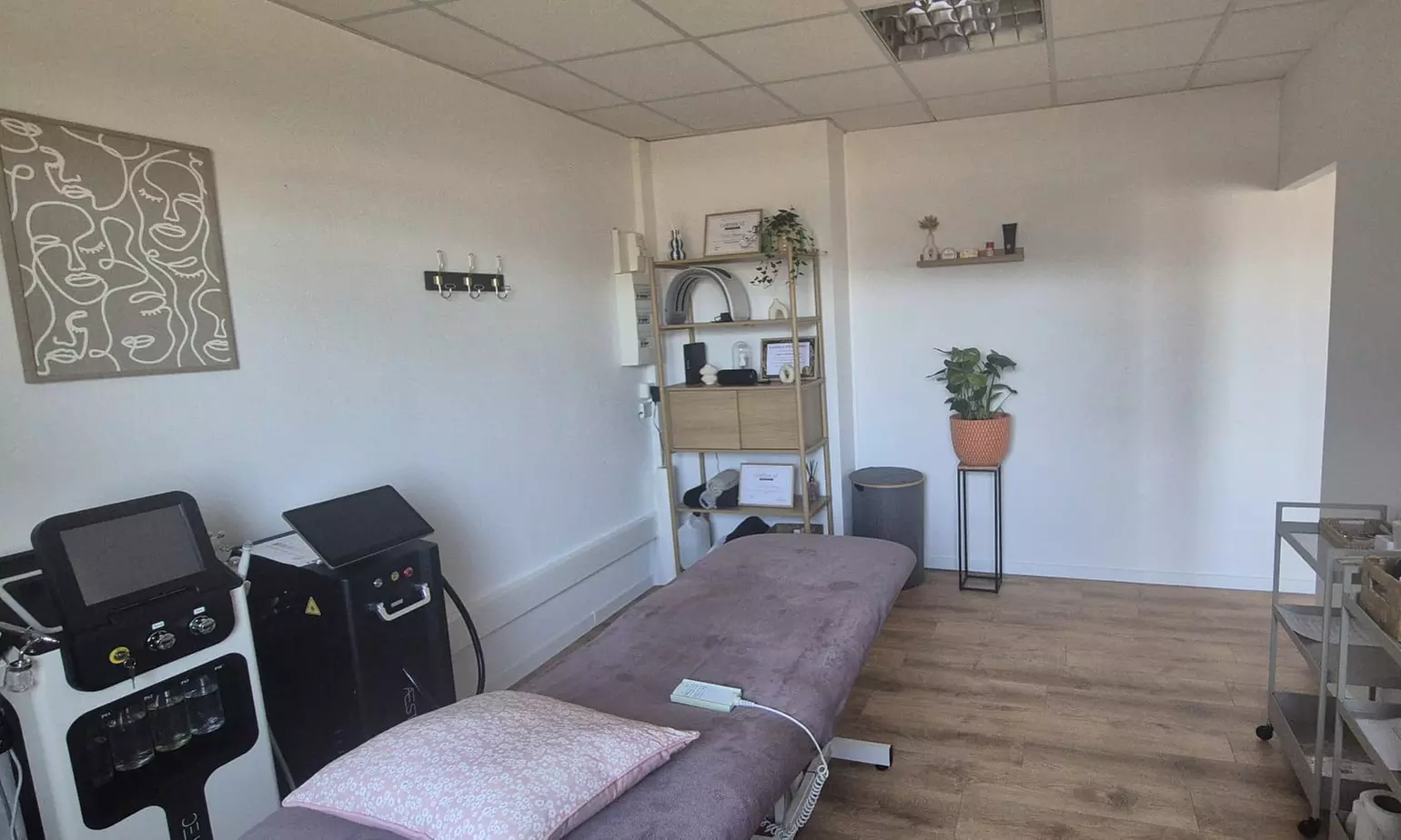 Séance découverte madérothérapie chez Linaé Institut Aesthetec