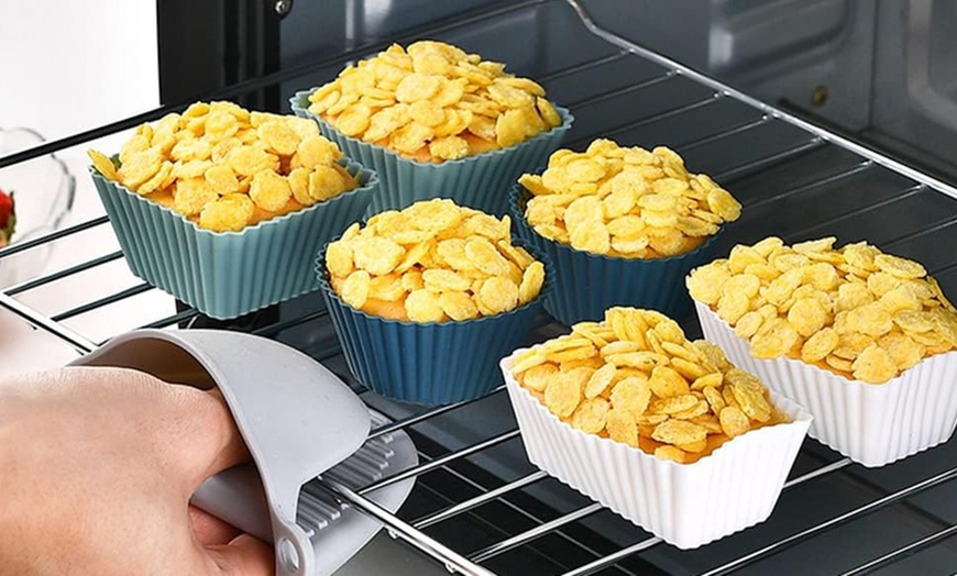 Image 5: 24 Packs of Silicone Cupcake Baking Cups