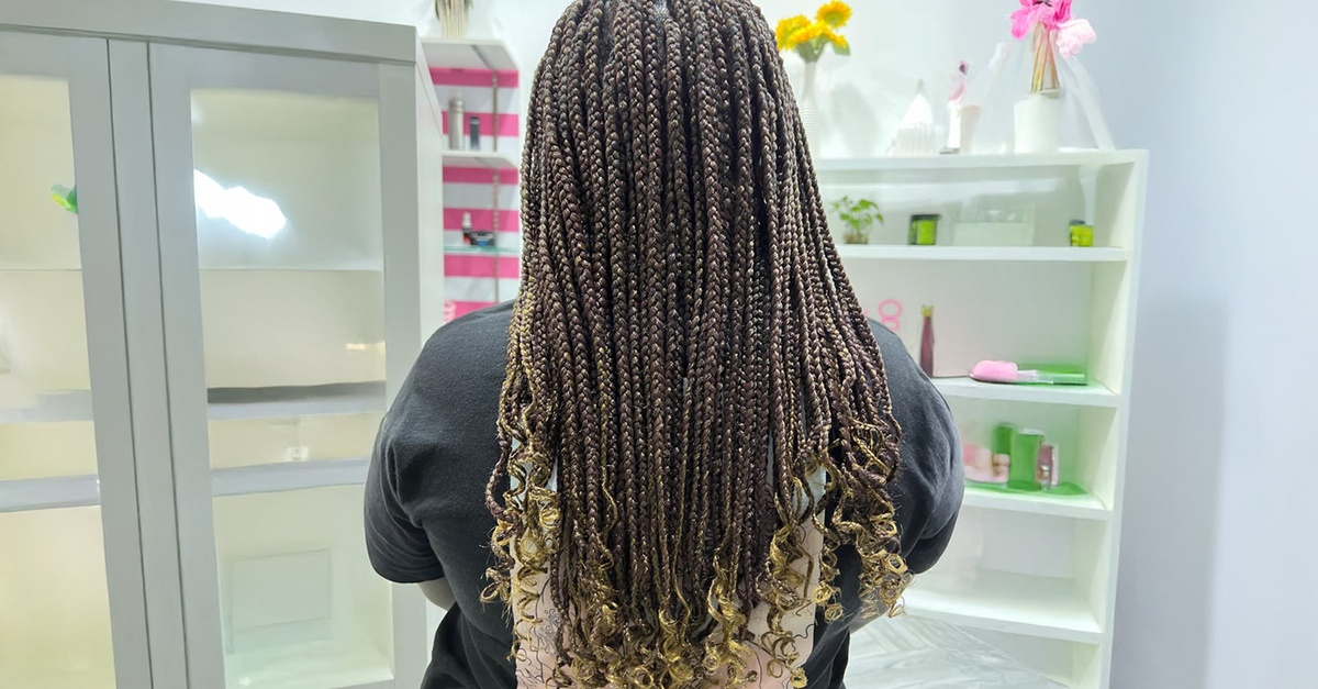 Big, Medium Or Small Braids With Hair Wash And Blow Dry Big, Medium Or Small Braids With Hair Wash And Blow Dry