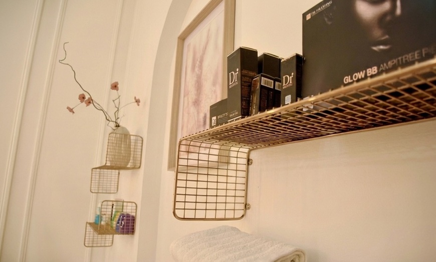 Image 22: Unifiez votre teint avec un soin anti-taches ciblé 5G Removal