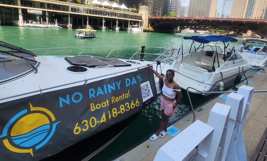 Image 9: Private 40-Foot Yacht Rental for 2, 3, or 4 Hours for Up to 12 People 