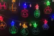 LED-Namenslichtkette mit 3 personalisierbaren Ornamenten von Justyling (87% sparen) - Second Medium