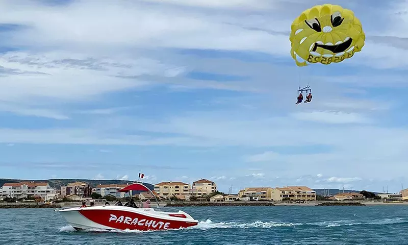 Envolez-vous : saut en parachute ascensionnel en solo, duo ou trio de 10 à 12 min (jusqu'à 32% de remise) - Primary Image