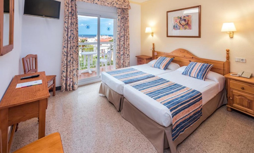 Image 4: Tossa de Mar : chambre double en demi-pension