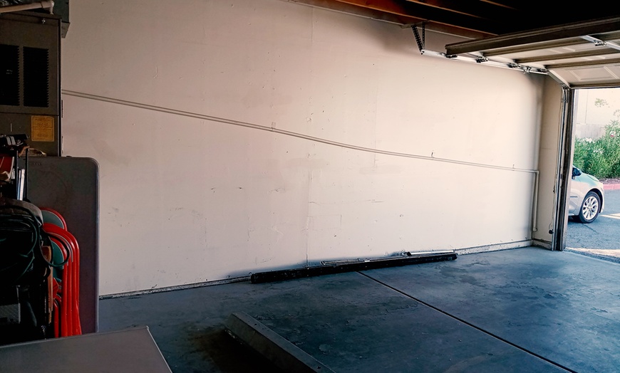 Image 3: Home Cleaning: 3–5 Hour Sessions or Half-Bath Deep Clean with Supplies