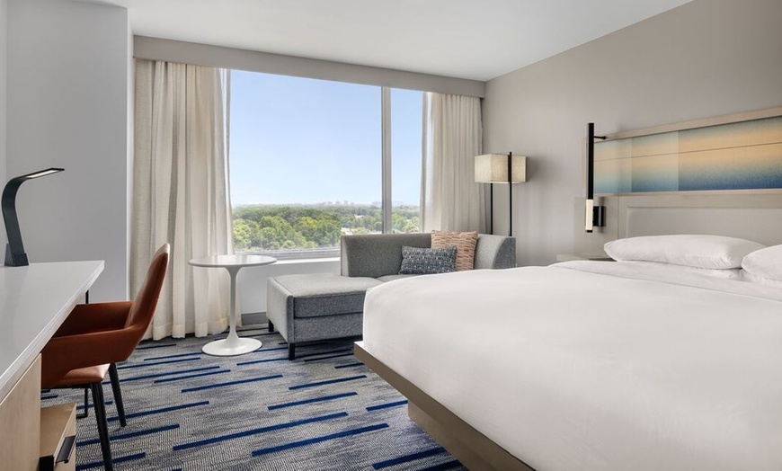 Image 6: Modern Stay with Easy Access to NYC