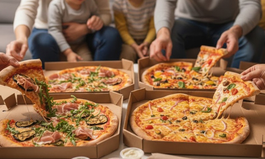 Image 1: Verse pizza's en frisdrank om af te halen en thuis van te genieten