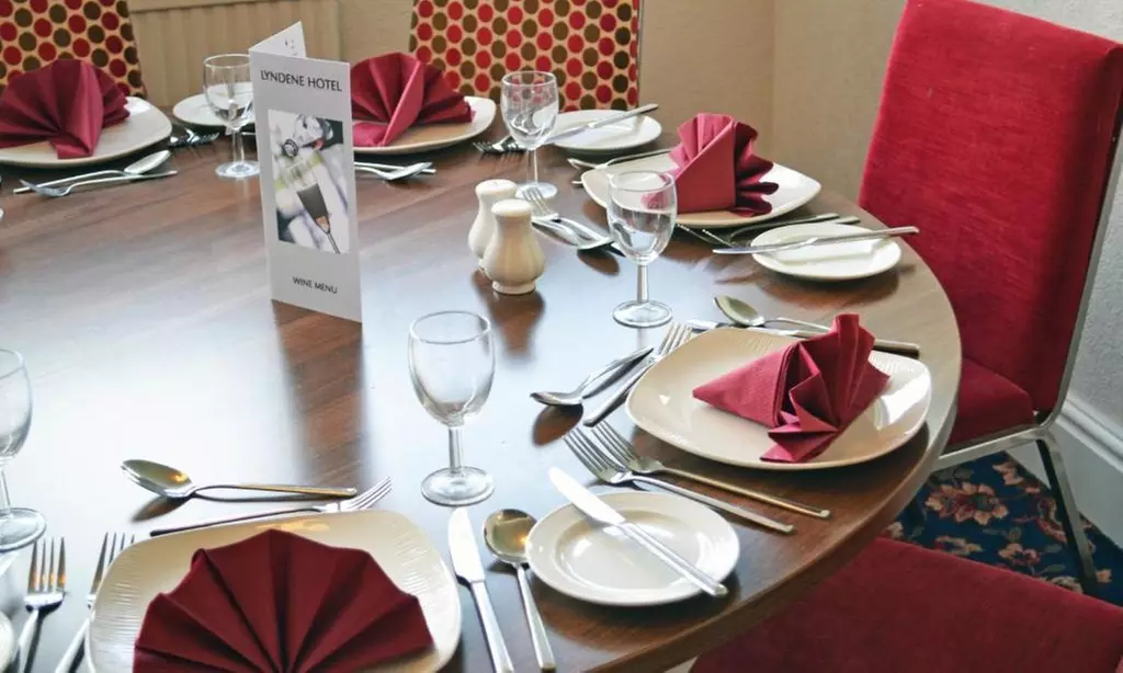 Beachfront in Blackpool: Getaway for 2 with Breakfast, Dinner & More!