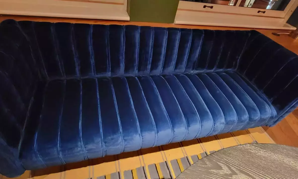 Cleaning: Carpet for up to 250 or 300ft or Upholstery/Chair/Love Seats