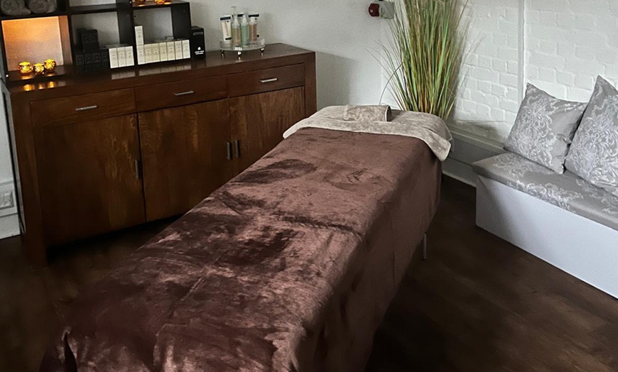 Image 2: Lash Lift & Tint or Full Set Classic and Russian Lash Extensions