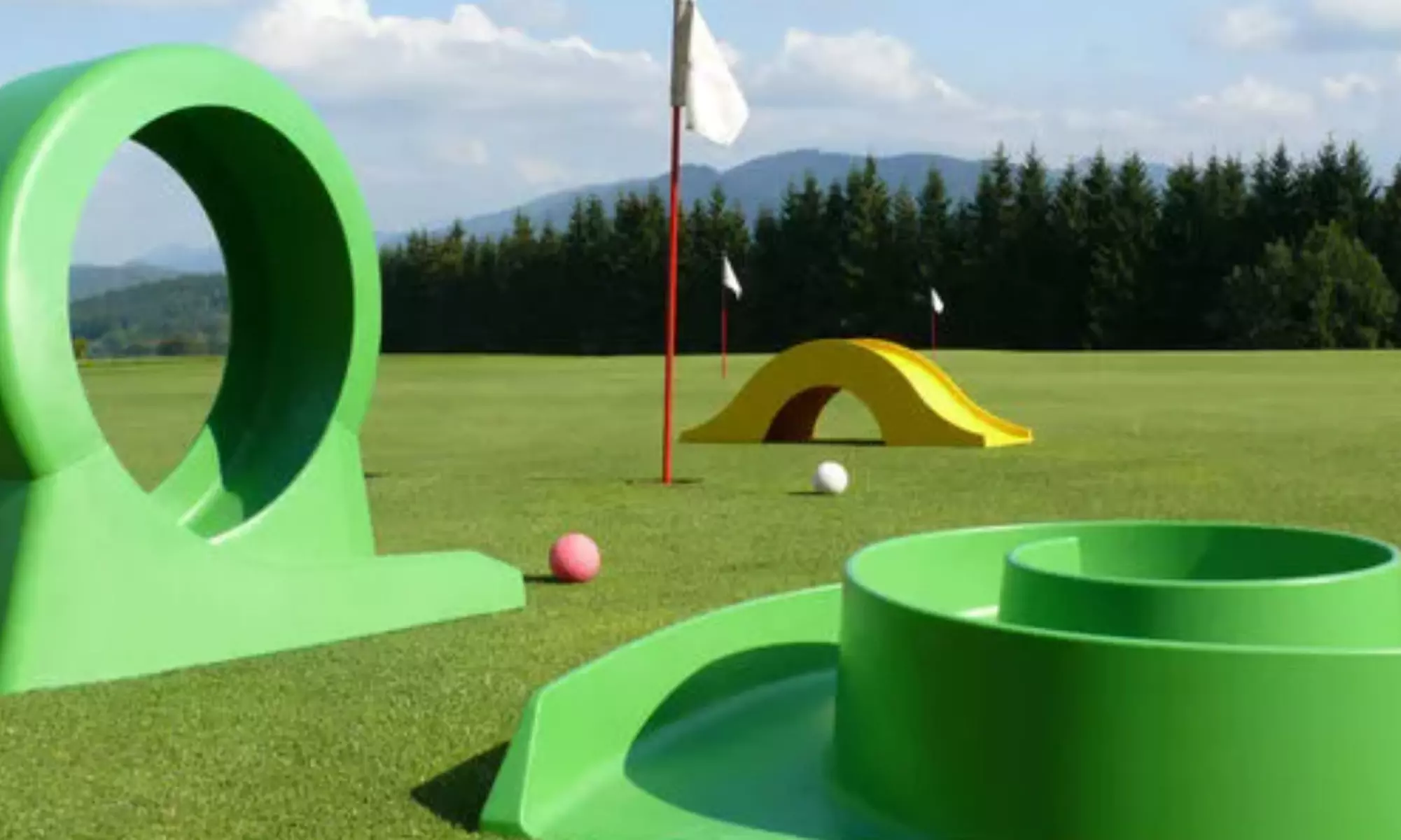 Exciting Crazy Golf for Families and Groups at MiniLinks® Golf Ltd