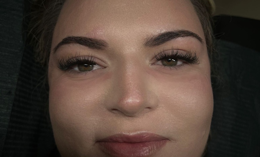 Image 2: Full Set Classic, Volume, or Mega Volume Cluster Eyelash Extensions