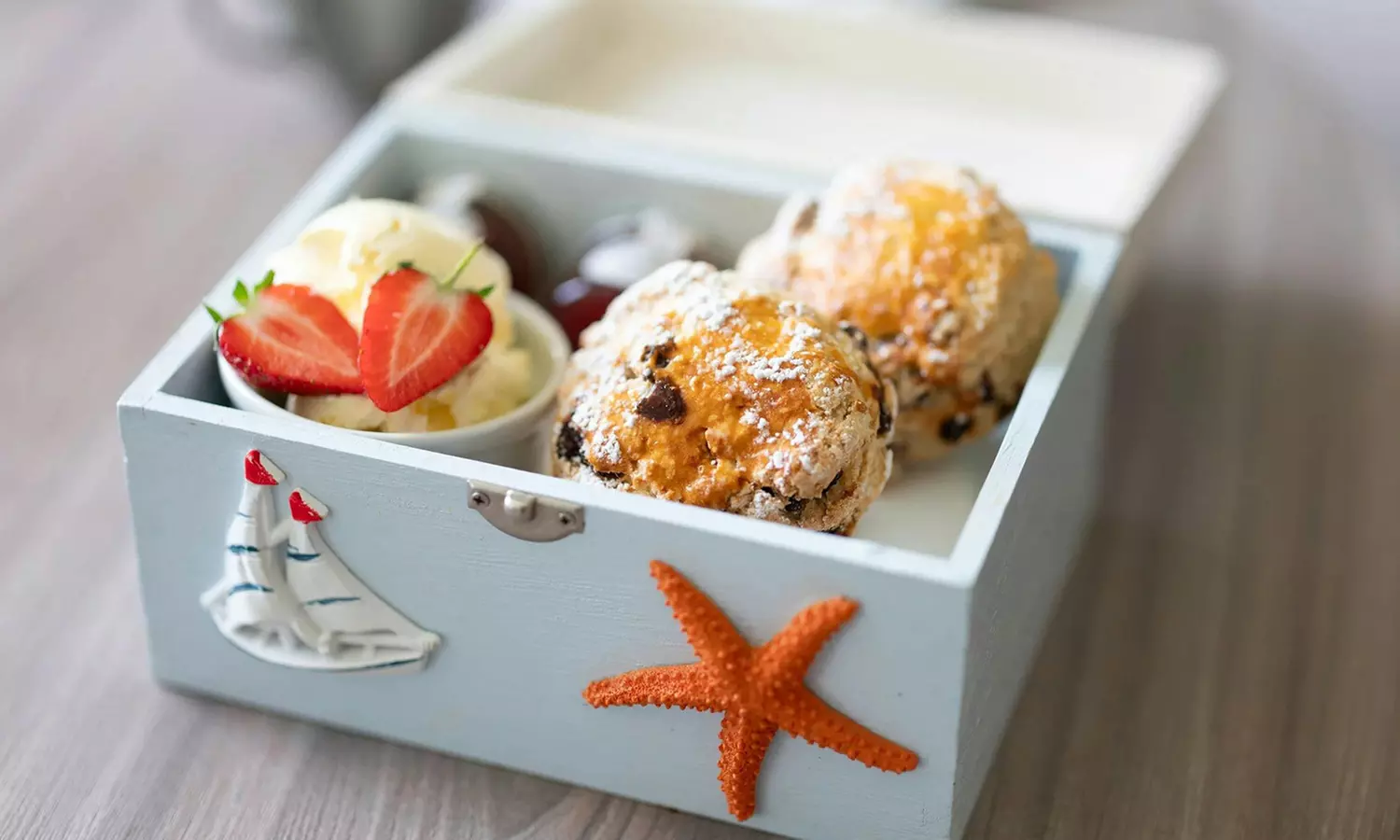 Newport, Wales: Stay for 2 with Breakfast & Dinner