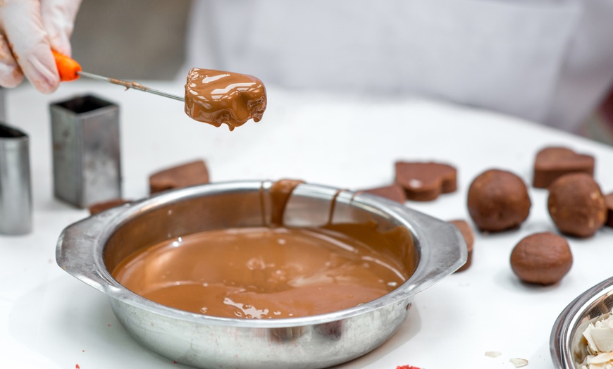Image 7: Chocolate-Making Classes