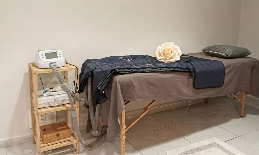 Masaje craneofacial y cervical o facial con maderoterapia para 1