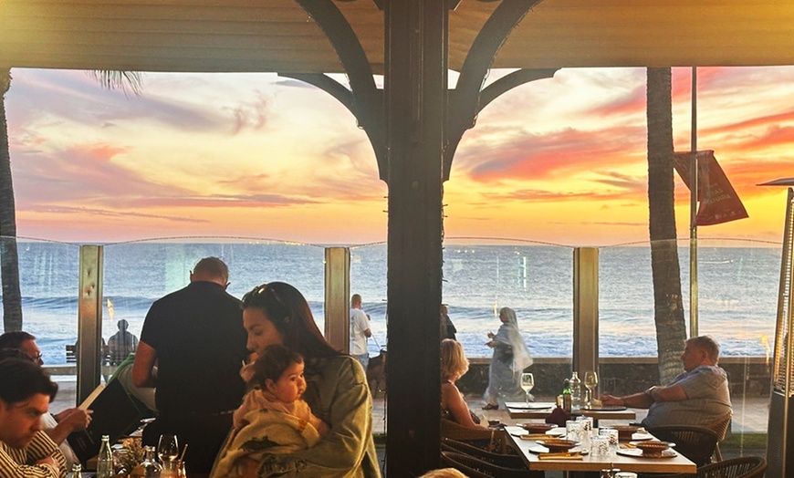 Image 7: Menú mediterráneo prémium para 2 o 4 personas frente al mar 