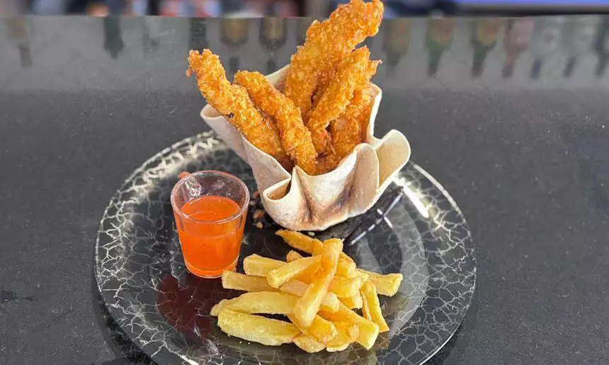 Menú mediterráneo para 2 o 4 personas con postre y bebida