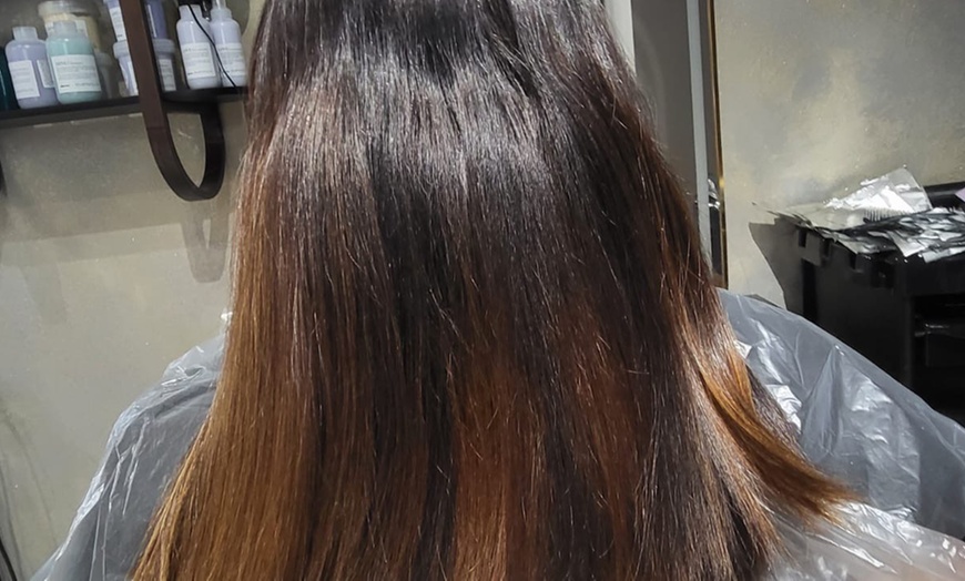 Image 5: Koloryzacja i farbowanie włosów, ombre, sombre lub baleyage do wyboru