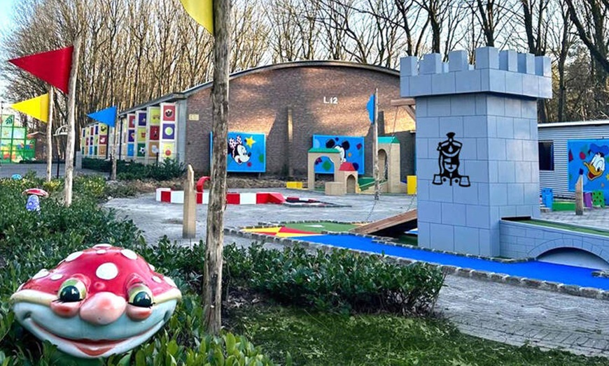 Image 12: Speelgoedmuseum meets Jurassic Park: alles-in-één ticket voor Spelebos