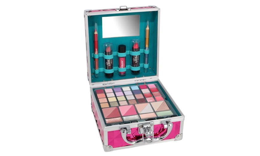 Image 2: LUB Love Urban Beauty Vanity Case