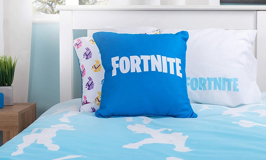 Image 4: Official Fortnite Bedroom Accessories