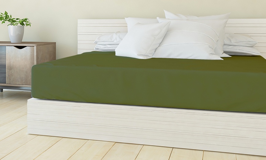 Image 10: Lenzuolo sotto con angoli in microfibra Made in Italy