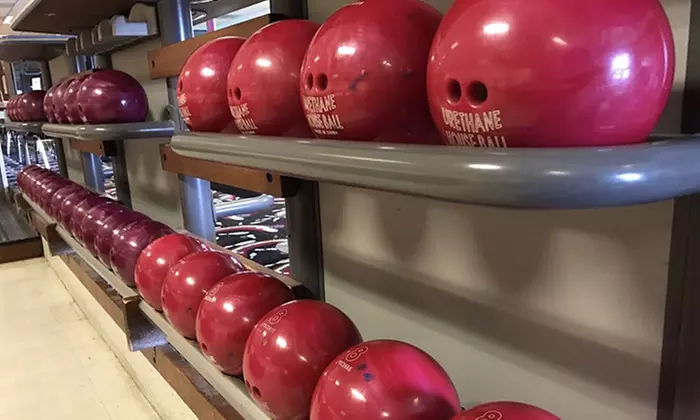 1 Hour Bowling w/Shoe Rental, Optional Beverage Pitcher & Large Fries