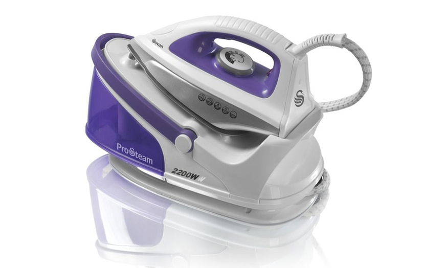 Image 3: Swan SI11010N Steam Iron