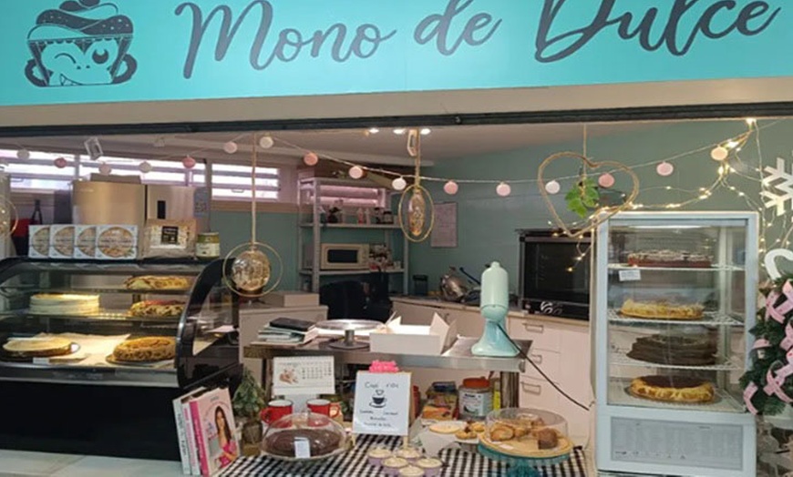 Image 1: Tarta de queso, zanahoria o chocolate de 2 kg para cualquier ocasión 