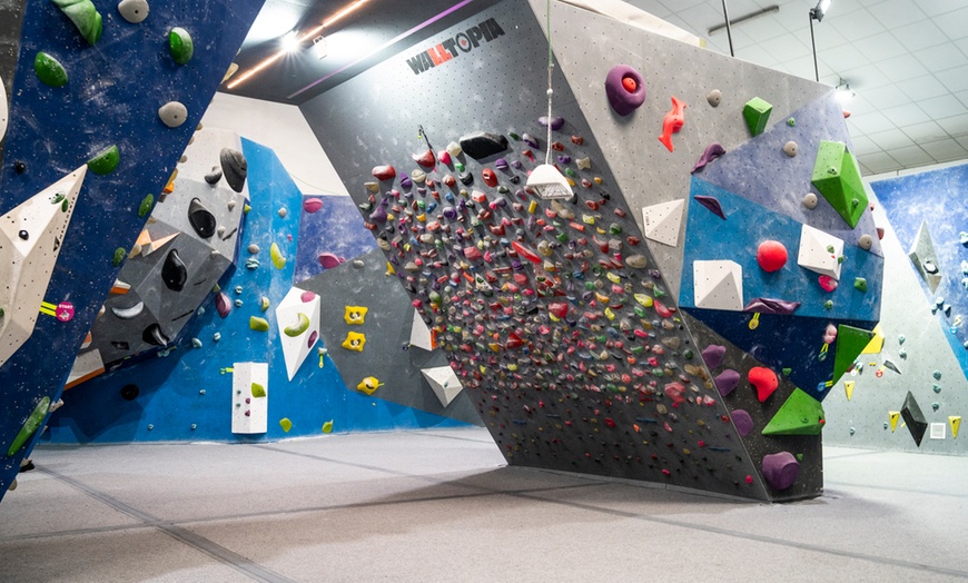 Image 22: Escalada libre o en familia con material y 1 h de profesor incluido