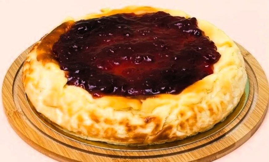 Image 5: Tarta de queso, zanahoria o chocolate de 2 kg para cualquier ocasión 