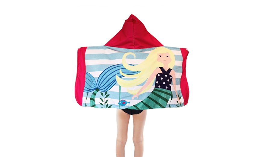 Image 2: Kids' Hooded Beach Towel