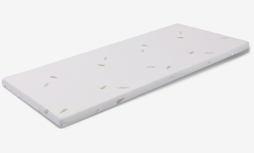 Image 2: Topper in memory foam in aloe vera Miasuite